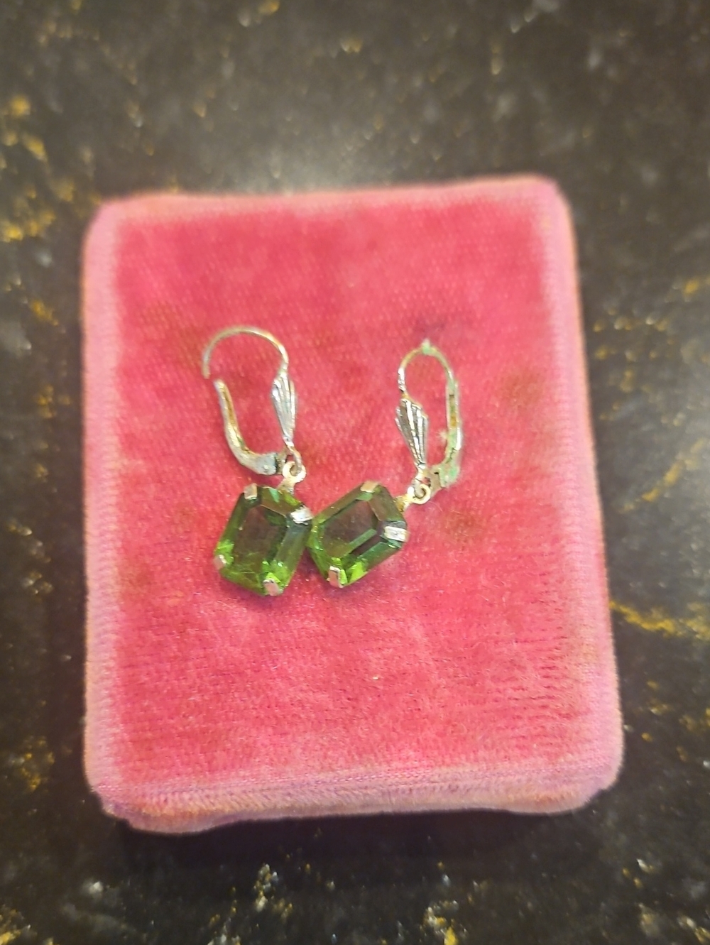 Vintage Green Crystal Drop Earrings - Unbranded Women’s Jewelry